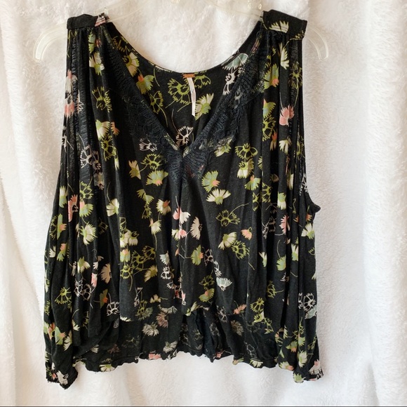 Free People Tops - 🦋Free People Flowy Sleeveless High Low Top & Lace